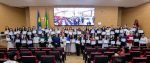 Cláudia de Jesus homenageia Sinjur e destaca papel de conciliadores e mediadores em sessão solene