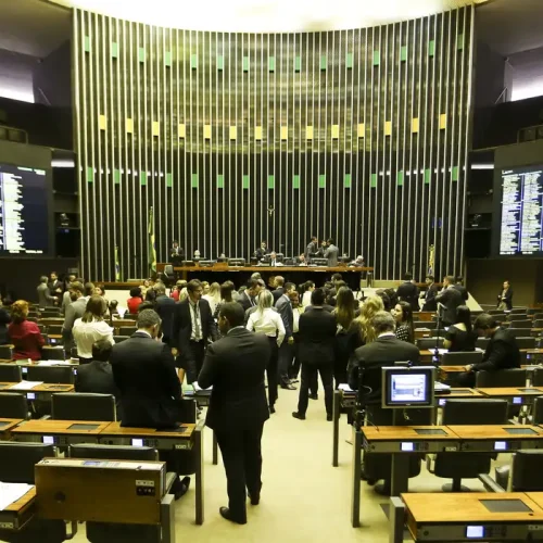 Câmara pode votar urgência para aumentar número de deputados federais