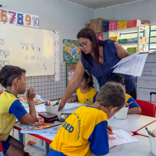 Prefeitura abre processo seletivo para professores com 165 vagas e salários acima de R$ 3 mil em Porto Velho