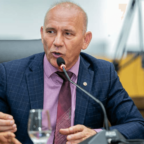 Equipe jurídica afirma que o deputado Ezequiel Neiva não está inelegível e esclarece situação judicial