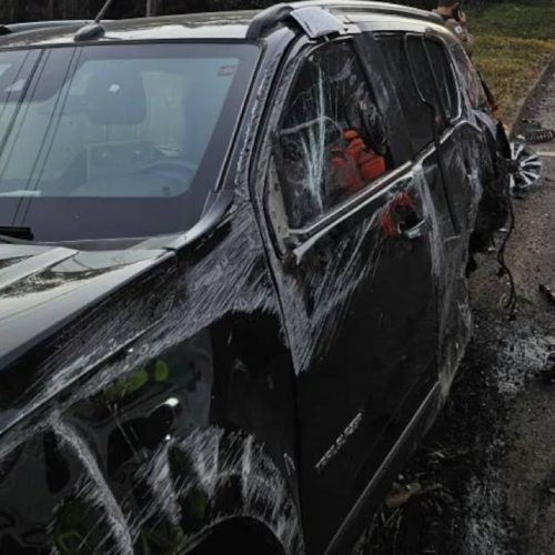 Fabiano, da Dupla César Menotti & Fabiano, sofre acidente e capota carro