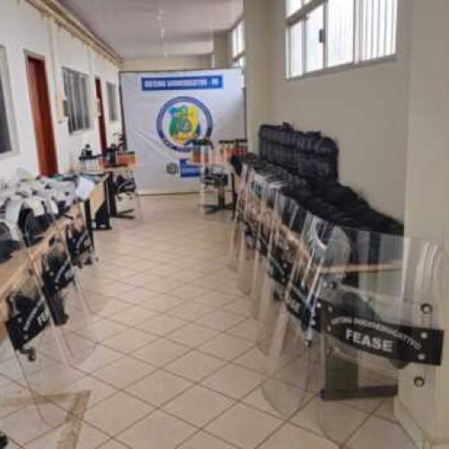Governo de RO entrega equipamentos de segurança para agentes de segurança socioeducativos