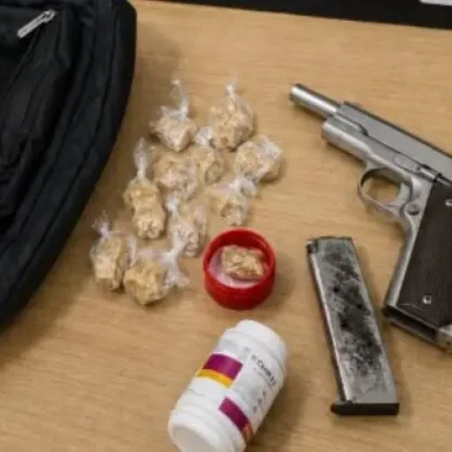 Ficco prende homem e apreende dois adolescentes por tráfico e porte de arma em Porto Velho