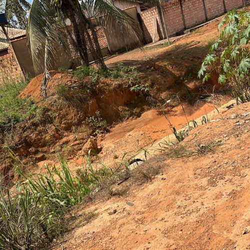 UNIÃO BANDEIRANTES PEDE SOCORRO: PROMESSA DE ASFALTO VIRA CRATERAS, PREJUÍZO E REVOLTA NO MAIOR DISTRITO DE PORTO VELHO