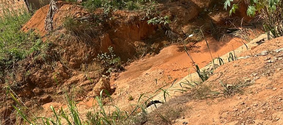 UNIÃO BANDEIRANTES PEDE SOCORRO: PROMESSA DE ASFALTO VIRA CRATERAS, PREJUÍZO E REVOLTA NO MAIOR DISTRITO DE PORTO VELHO