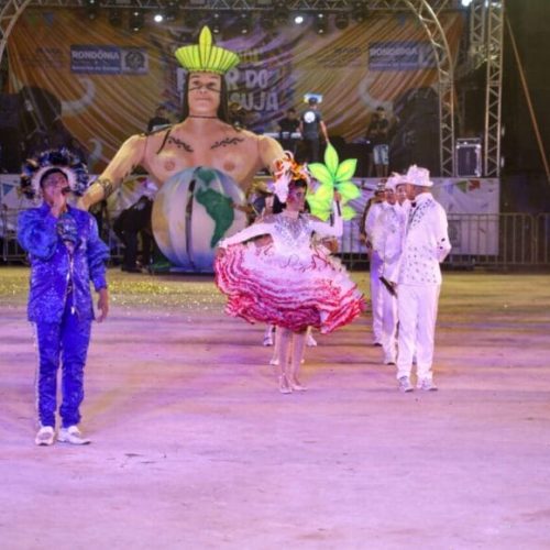 Nova Junina do Orgulho promete emocionar com tema “O Sonho de um Vaqueiro” no Arraial Flor do Maracujá