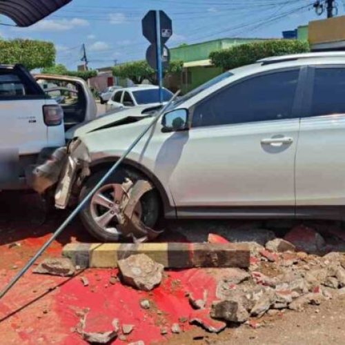 Grave acidente deixa passageira ferida em Porto Velho