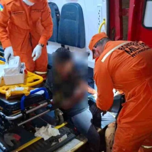 Homem é atacado com golpes de machado e socorrido pelo Corpo de Bombeiros