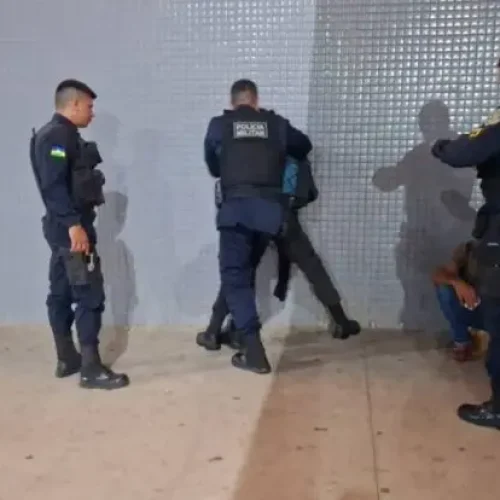 Homem é contido após confusão na rodoviária de Porto Velho