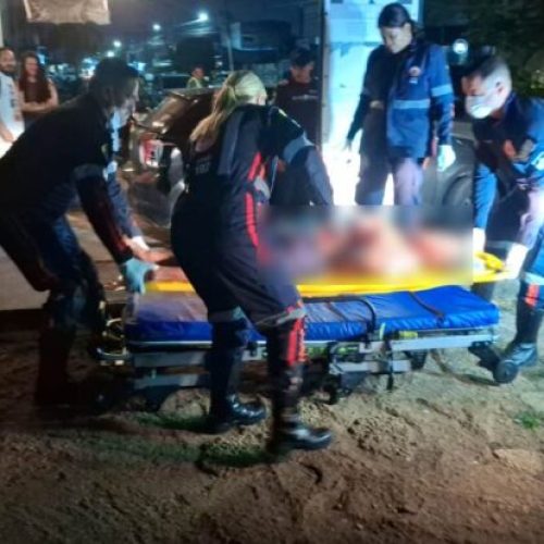 Homem é esfaqueado nas costas durante briga entre vizinhos na região central de Porto Velho