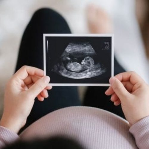 ‘Esperar minha filha me deixa ansiosa’: conheça sintomas de ansiedade na gravidez e saiba quando procurar ajuda em RO