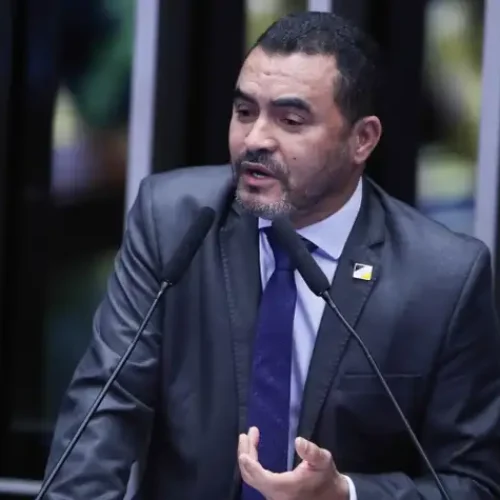 Alvo de investigação, governador do Tocantins é afastado do cargo