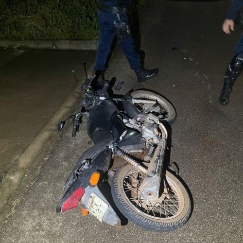Assaltante sofre queda de moto após fugir da Polícia Militar
