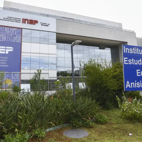 MEC prorroga prazo para pedir isenção da taxa de inscrição do Enem