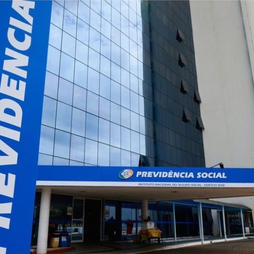 Esquema no INSS: Funcionários de Call Center de fraudadores eram premiados com viagens e luxos bancados com dinheiro de aposentados