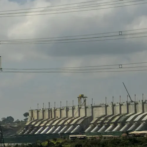 Conta de luz terá bandeira amarela em maio, afirma Aneel