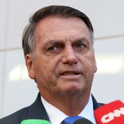 Flavio Bolsonaro questiona indiciamento em caso de venda de presentes