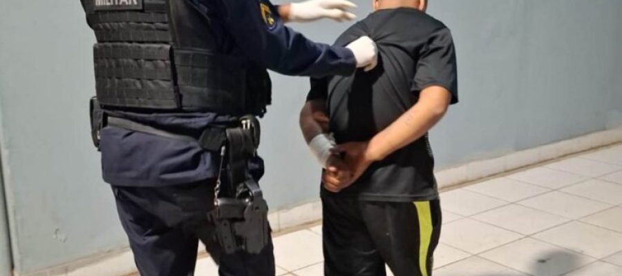 Jovem de 24 anos é detido pela PM após ameaçar a própria avó com faca na capital