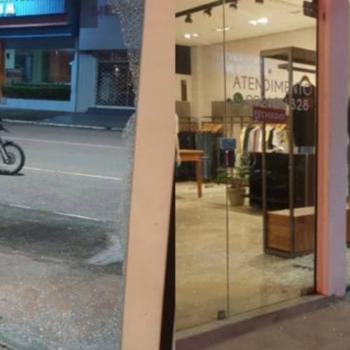Loja de roupas é arrombada na avenida Carlos Gomes em Porto Velho