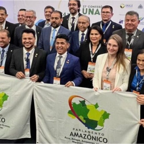 Marcelo Cruz prestigia abertura da UNALE e destaca integração entre Assembleias e Parlamento Amazônico