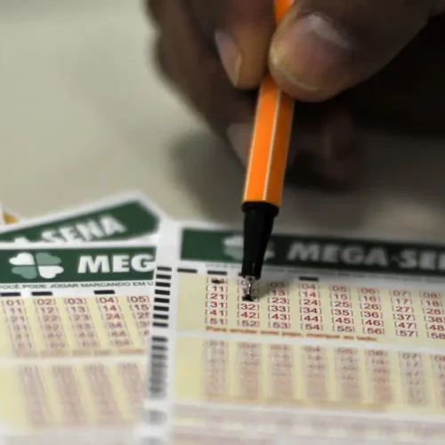 Mega-Sena acumula novamente e prêmio vai para 100 milhões