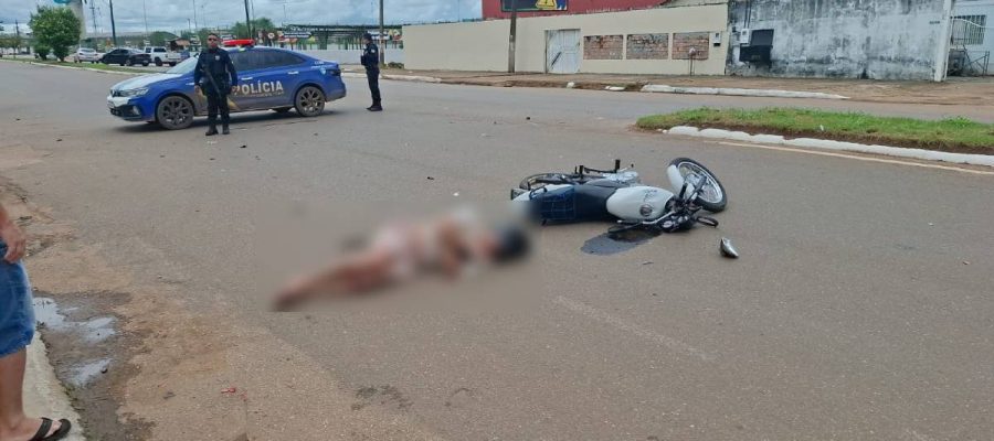 Motociclista de 20 anos fica ferido em colisão com carro de aplicativo na zona leste