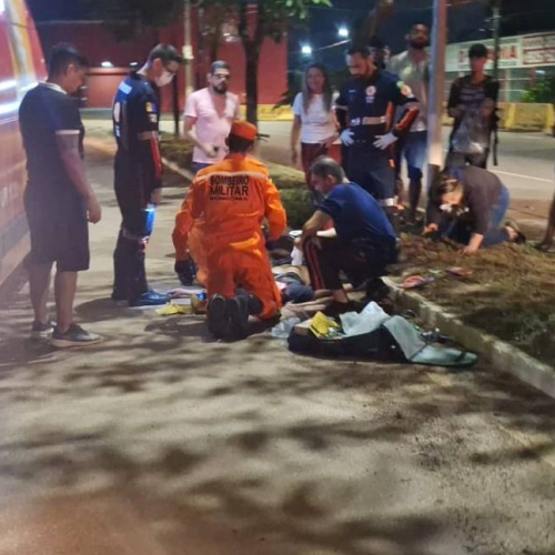 Motociclista morre após bater contra árvore na estrada da Penal