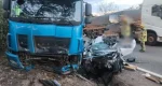 Motorista morre após colisão frontal entre carro e caminhonete na BR-364