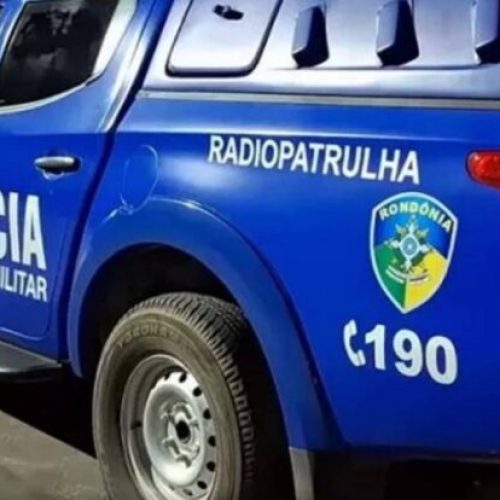 Três estudantes são flagrados com faca e canivetes dentro de escola estadual no interior