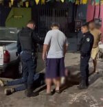 Mulher fere companheiro com gargalo de garrafa após descobrir que ele mantinha supostas relações sexuais com outro homem