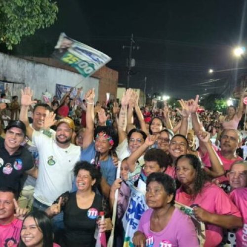 Multidão recebe Sílvia Cristina na Zona Sul da capital