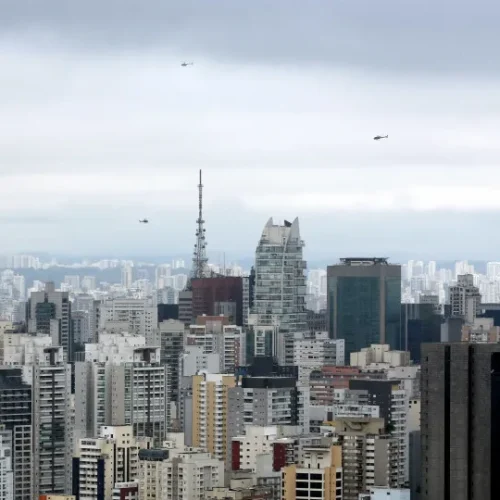 População brasileira é de 213,4 milhões, estima IBGE