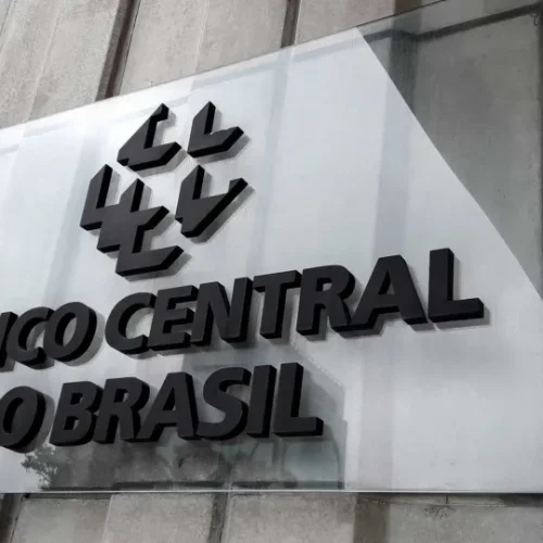 Centrão quer poder para Congresso demitir comando do Banco Central