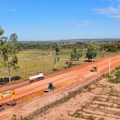 Obras na Rodovia-383 são intensificadas pelo governo de RO, no distrito de Riozinho, em Cacoal