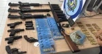 Operação conjunta apreende fuzis, pistolas e centenas de munições em caminhão no interior de Rondônia