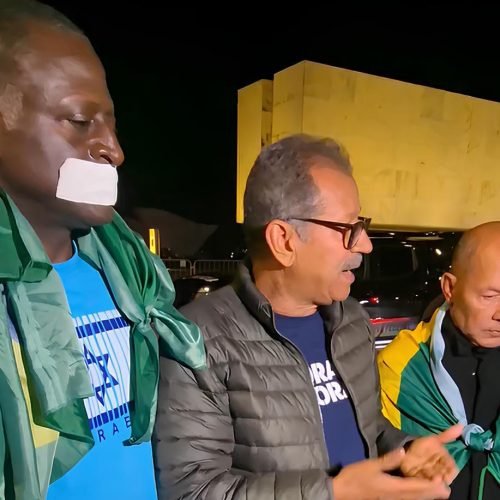 Após ameaça de prisão por ordem de Alexandre de Moraes, Coronel Chrisóstomo encerra protesto em praça de Brasília