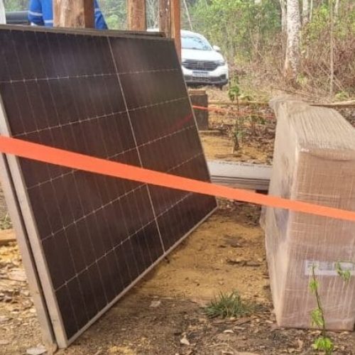 Placas de energia solar são entregues pelo governo de RO para atender Reservas Extrativistas
