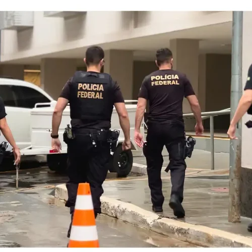 Policiais civis são presos por suspeita de cobrar propina de funkeiros