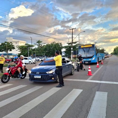 Trânsito mais seguro e humano é tema de ação educativa no Espaço Alternativo, em Porto Velho