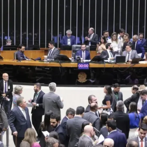 Oposição reage à denúncia da PGR contra Bolsonaro e fala em perseguição política