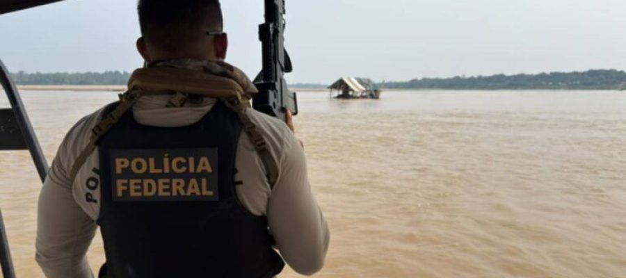 Polícia Federal e Ibama inutilizam 15 dragas de garimpo ilegal durante Operação Argos no Rio Madeira