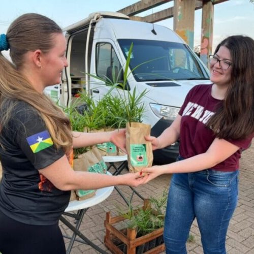 População de Porto Velho recebe orientações contra incêndios florestais durante ação no Espaço Alternativo