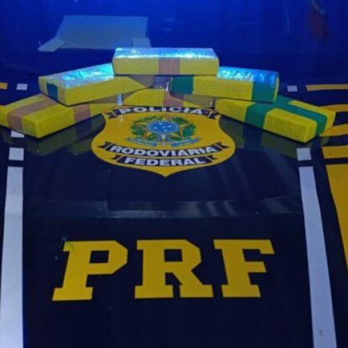 PRF apreende cocaína escondida em compartimento oculto de veículo em Porto Velho Um homem de 21 anos foi preso em flagrante.