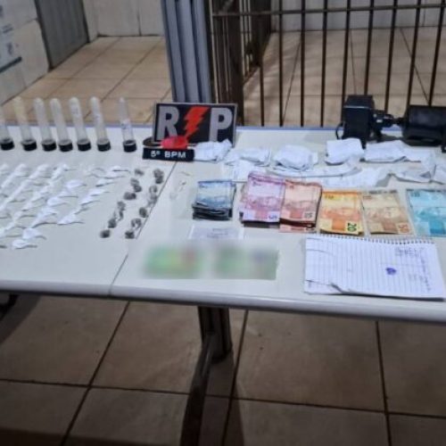Mulher é presa após tentar esconder drogas em poço durante fuga de suspeito em Porto Velho