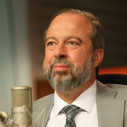 Não precisaremos do horário de verão neste ano, diz Alexandre Silveira