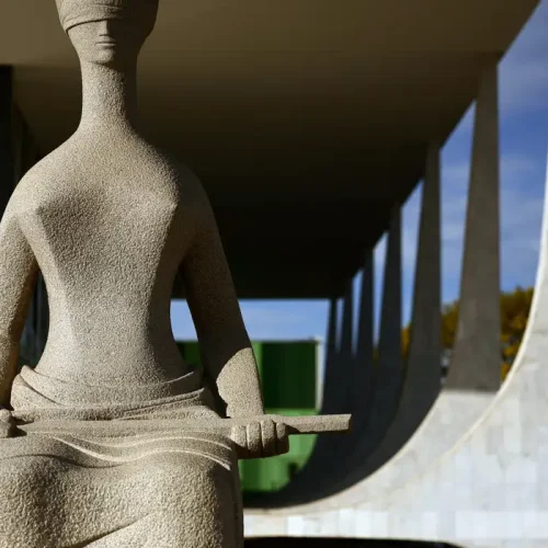 Advogado diz que fará “defesa verdadeira” e que Bolsonaro não está bem