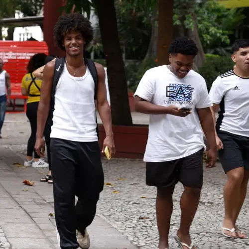 Enem 2025: prazo para pedir isenção da taxa acaba nesta sexta