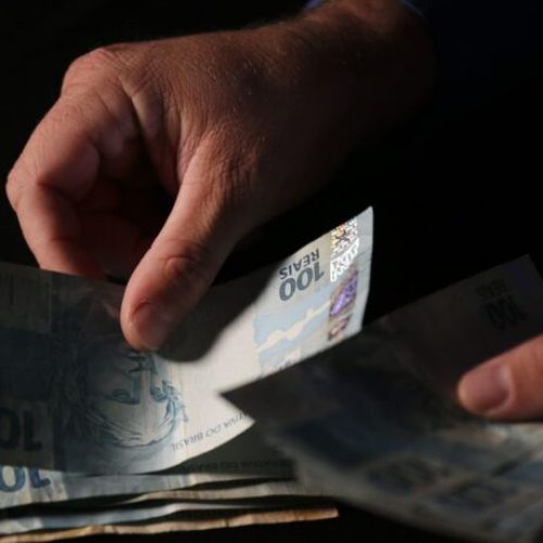 Governo libera saldo do FGTS retido pelo saque-aniversário