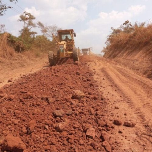 Recuperação da RO-370 entre Alto Alegre dos Parecis e Vila Marcão fortalece escoamento de produtos rurais