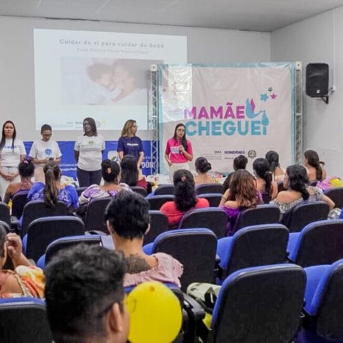 Campanha sobre saúde mental envolve gestantes em momentos de interação e entrega de kits enxoval para bebês